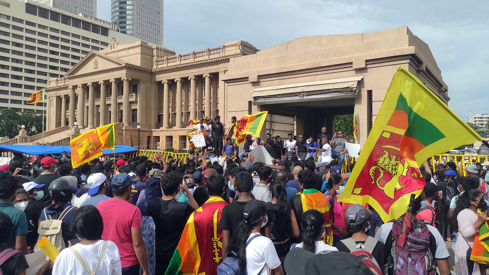 Aragalaya Protests and Economic Crisis